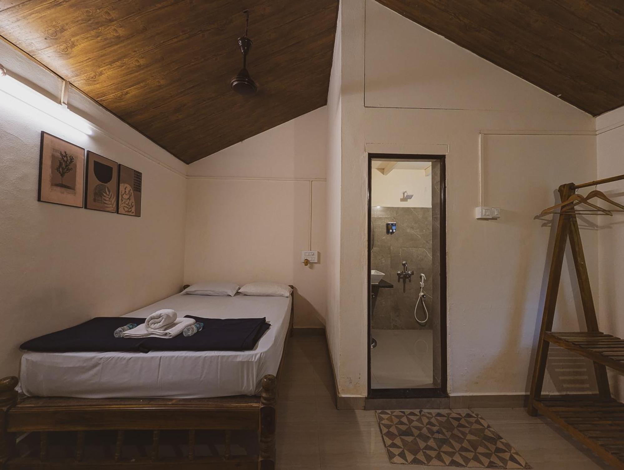 Sunset Cafe Beach Stay Gokarna  Buitenkant foto