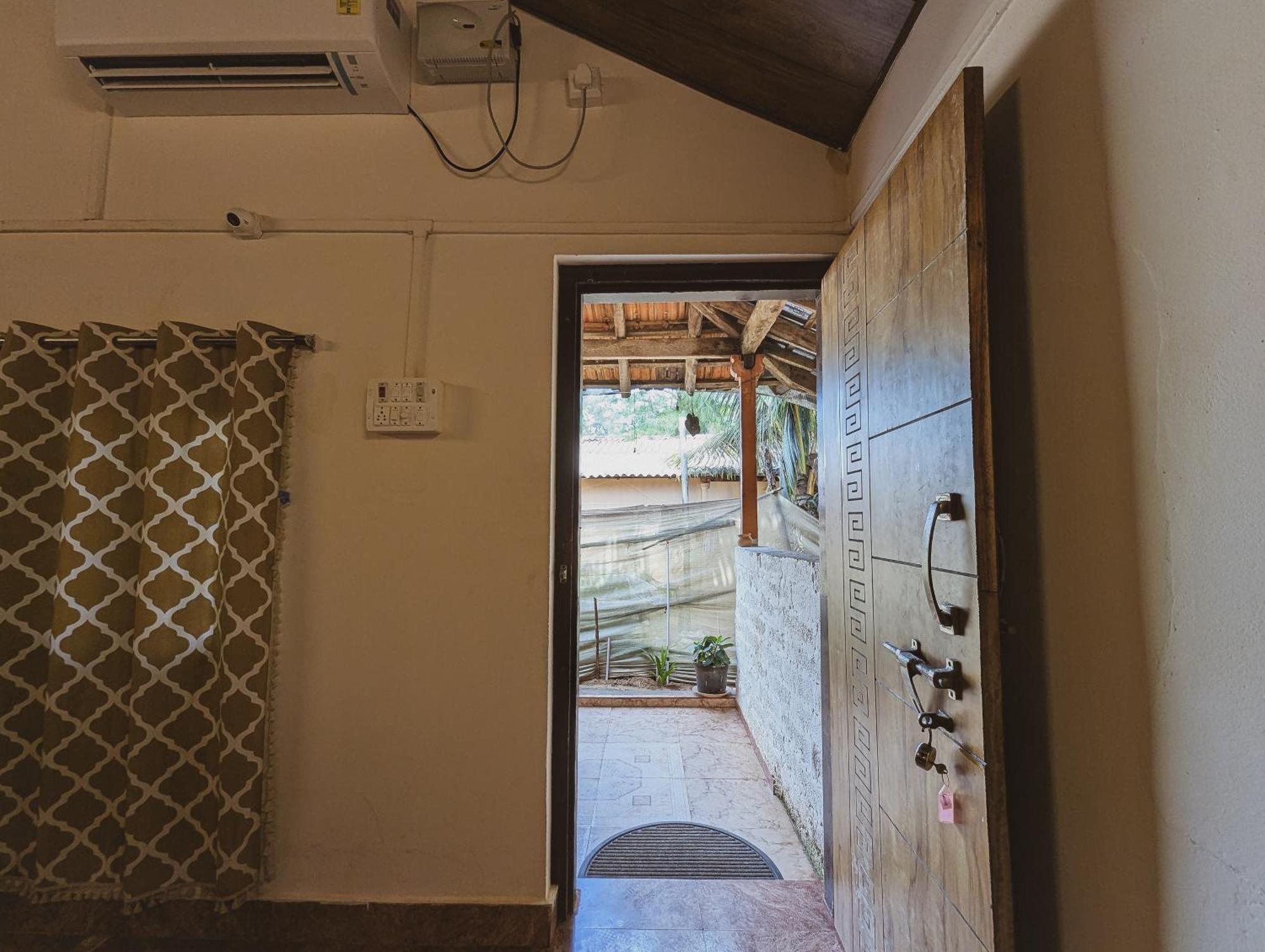 Sunset Cafe Beach Stay Gokarna  Buitenkant foto