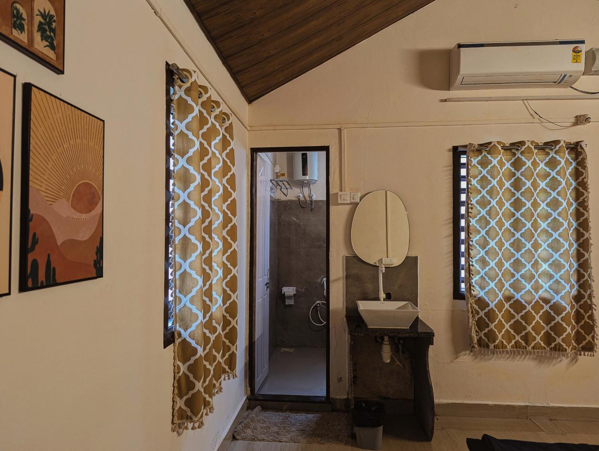 Sunset Cafe Beach Stay Gokarna  Buitenkant foto