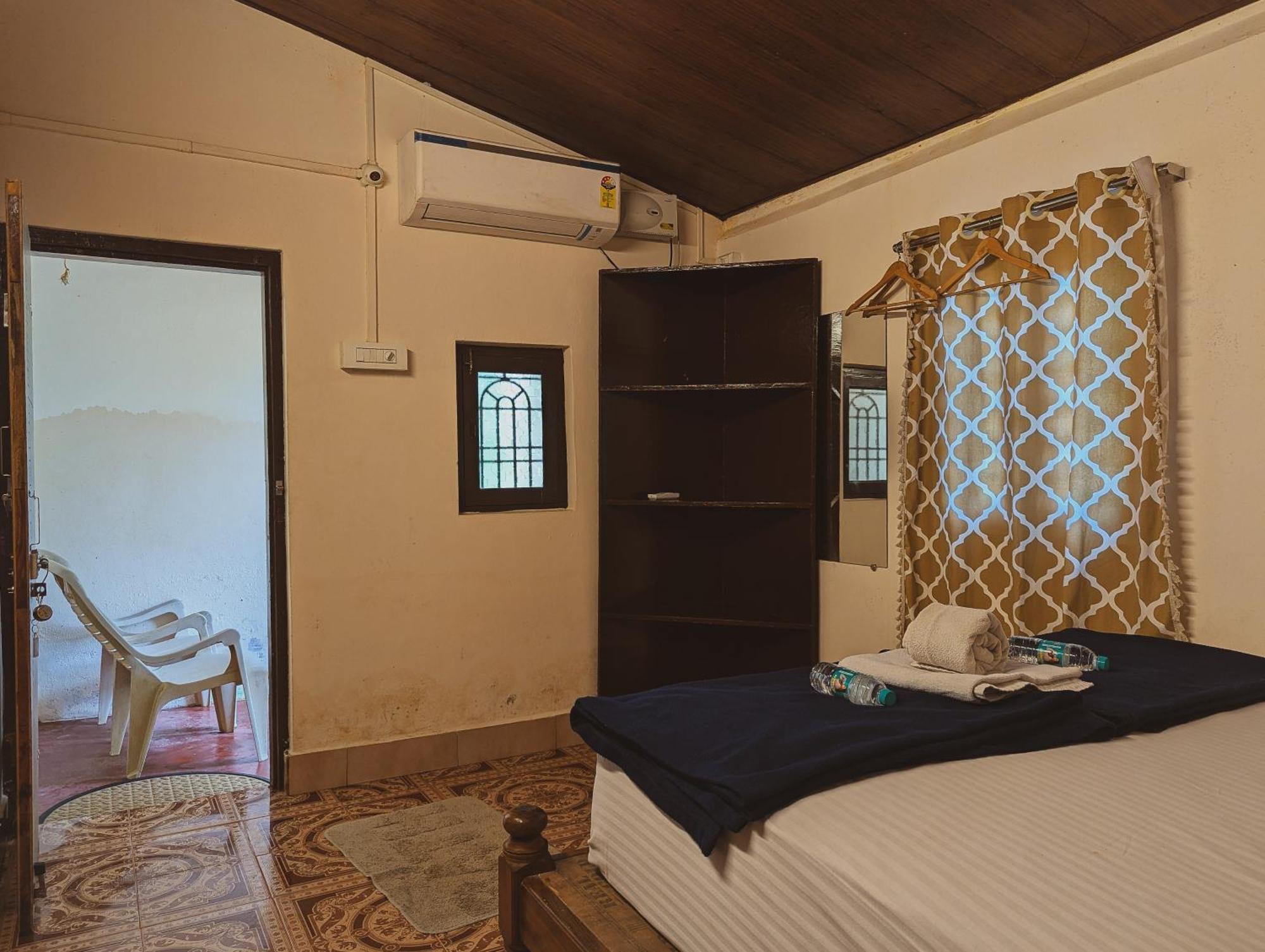 Sunset Cafe Beach Stay Gokarna  Buitenkant foto