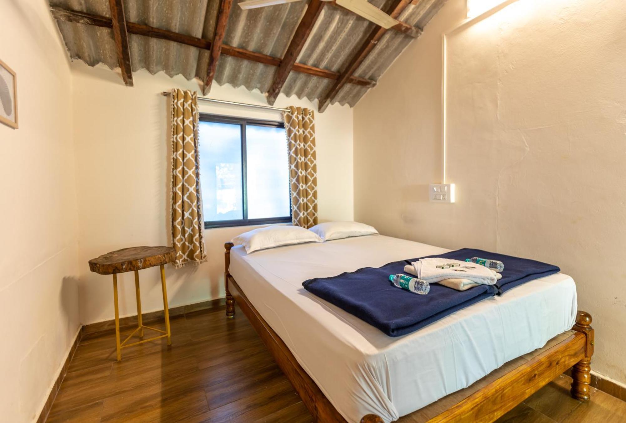 Sunset Cafe Beach Stay Gokarna  Buitenkant foto