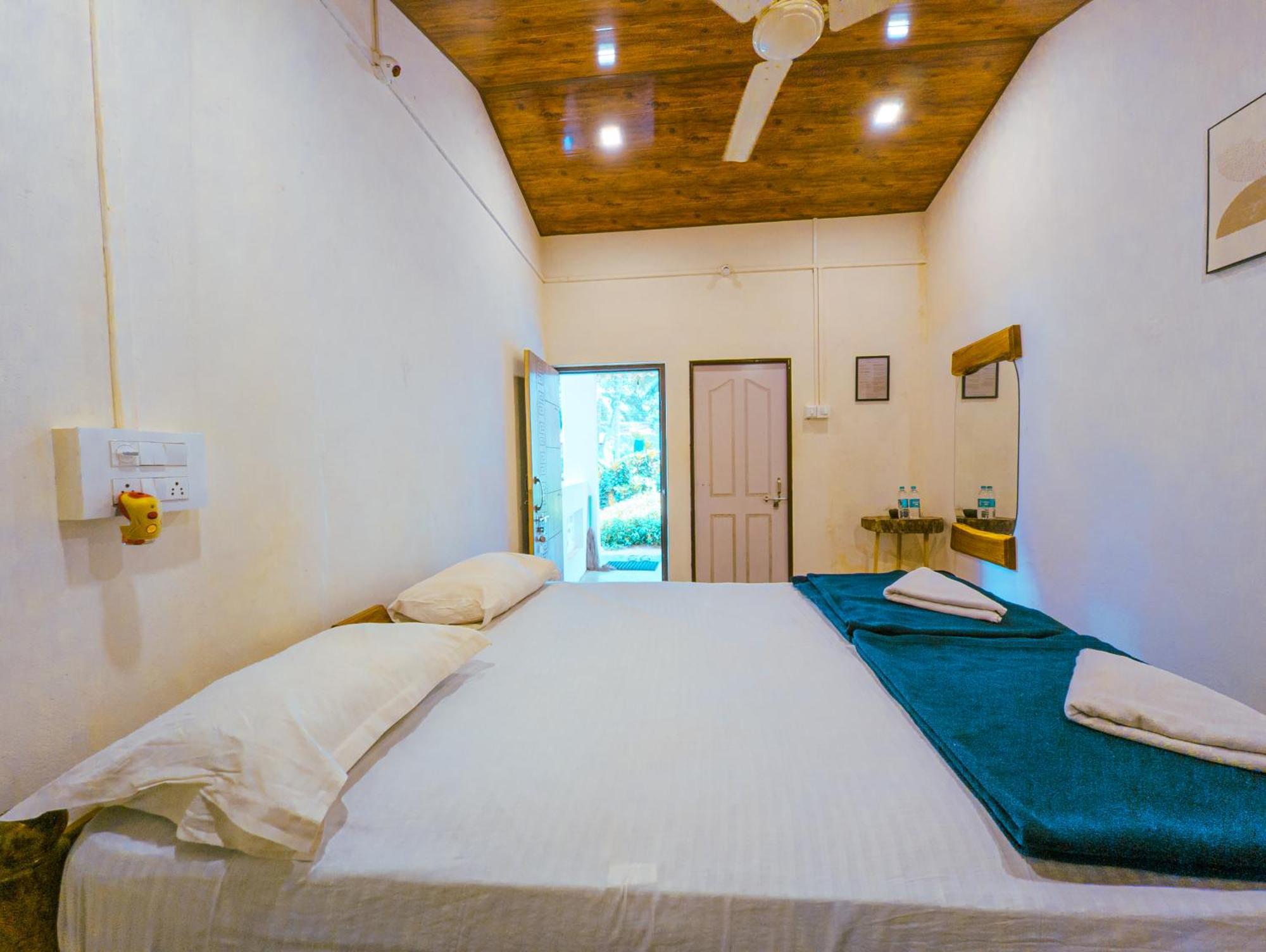 Sunset Cafe Beach Stay Gokarna  Buitenkant foto